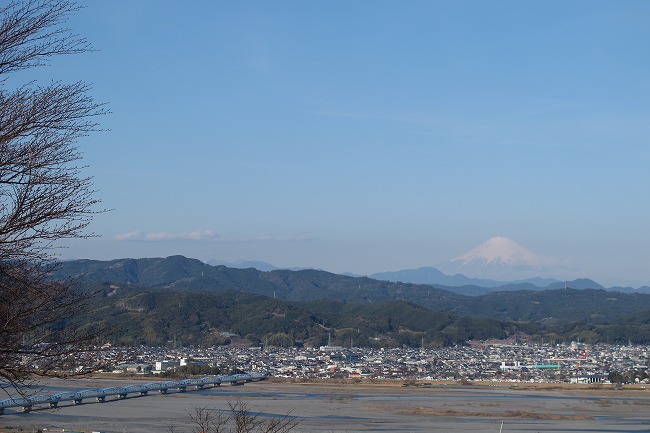 富士と橋梁.jpg